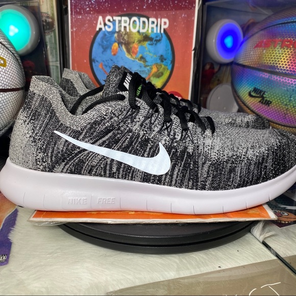 Nike Other - 🆕 Nike	Free RN Flyknit 2017 'Oreo' - Mens 11.5